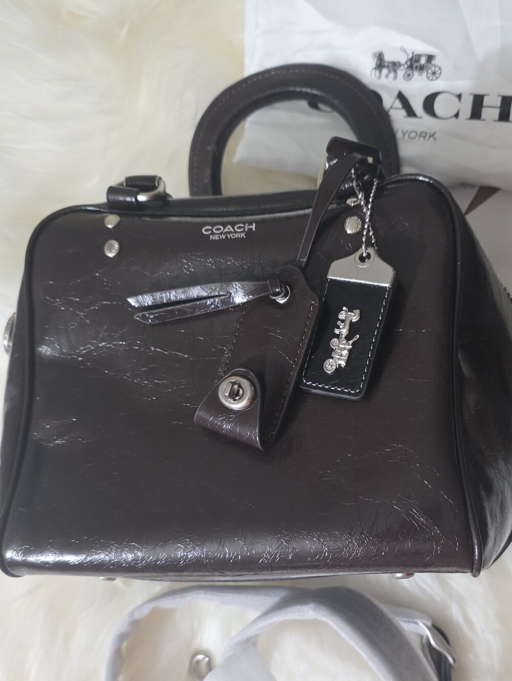 Pre-owned Coach Dark Brown Patent Leather Mini Satchel Style CBH04